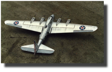 Boeing Y1B-17 Flying Fortress. Scratch built in metal by Guillermo Rojas Bazán. Scale 1:24. Made in 1989.